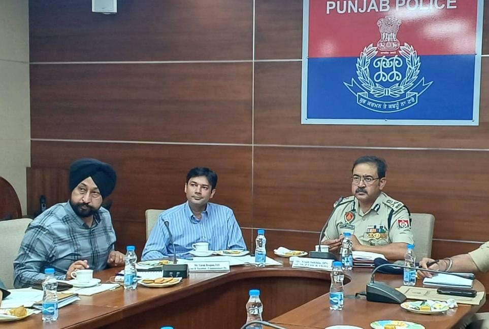 PUNJAB POLICE & EXCISE DEPARTMENT JOINTLY KEEPING VIGIL AROUND BOOTLEGGERS